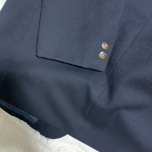 Vintage Yves Saint Laurent Men’s 2 Button Navy Blue Wool Blazer, size 44R - Picture 6 of 7